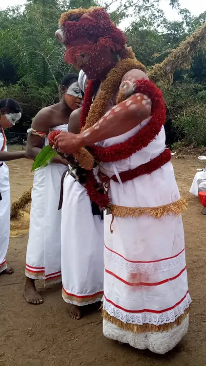 Habillement traditionelle danse nyembe